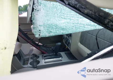 2008 Ford Escape Xlt z USA, uszkodzony, nr VIN 1FMCU03Z78KC83102